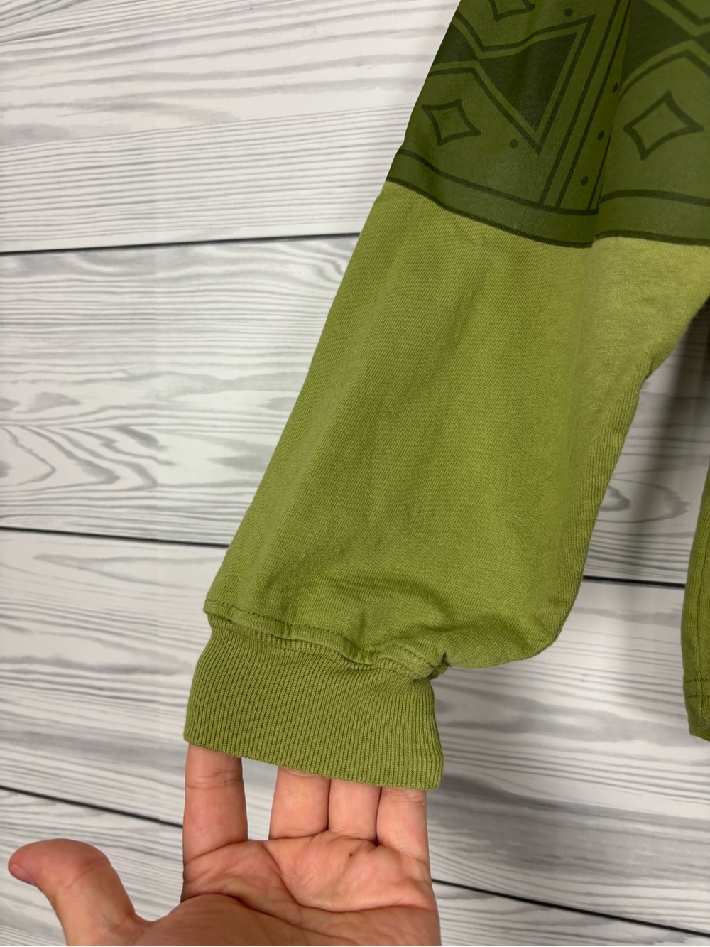 Disney Encanto green hooded spirit jersey size small - Picture 5 of 12